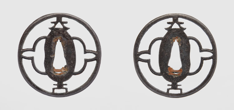 文字市女笠透鍔　無銘　金山 Tsuba [Kanayama]